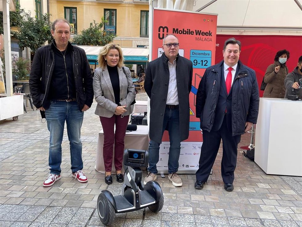 La Junta y Vodafone presentan en la Mobile Week de Málaga un asistente inteligente multiidioma con tecnología 5G para el sector turístico