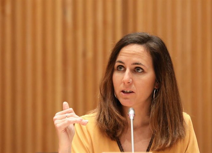 La ministra de Derechos Sociales y Agenda 2030, Ione Belarra, en la Jornada sobre la Futura Ley de Familia, en el Congreso de los Diputados, a 10 de diciembre de 2021, en Madrid (España).
