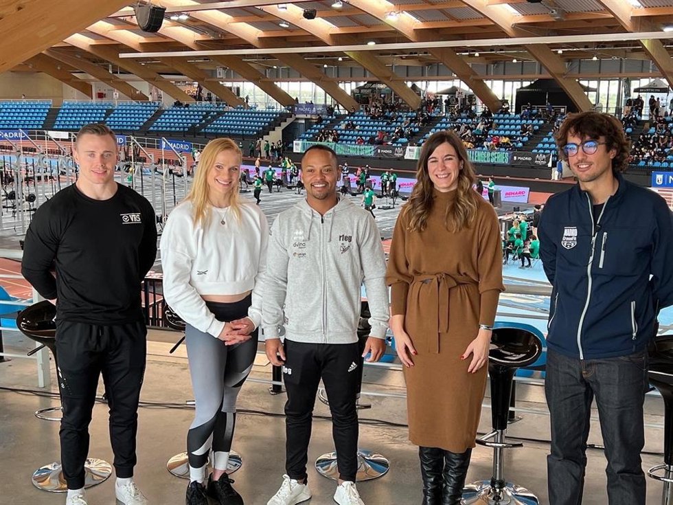 La concejala de Deporte de Madrid, Sofía Miranda, junto al gimnasta Ray Zapata, el atleta Bjoergvin Guomundsson y la doble campeona de los CrossFit Games Annie Thorisdottir en la inauguración del Madrid CrossFit Challenger Series.