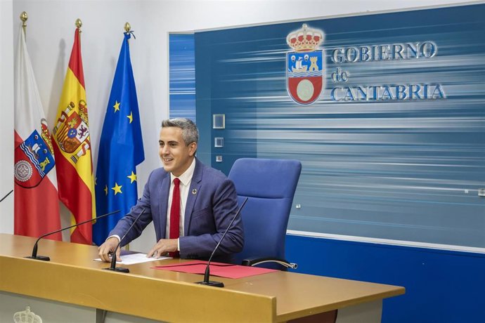 Archivo - El vicepresidente y consejero de Universidades, Igualdad, Cultura y Deporte, Pablo Zuloaga, informa de los acuerdos del Consejo de Gobierno.- Archivo.