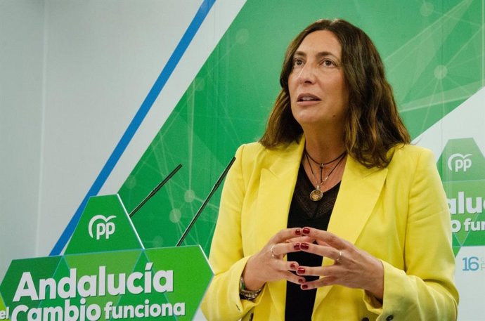 Cvirus.- PP-A pregunta a Vox si ahora está en "contra de los hosteleros" al oponerse al pasaporte Covid   