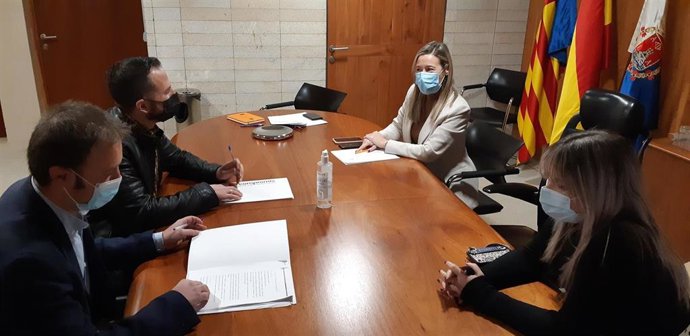 Reunión entre PP y Cs con Compromís para aprobar presupuestos municipales 2022