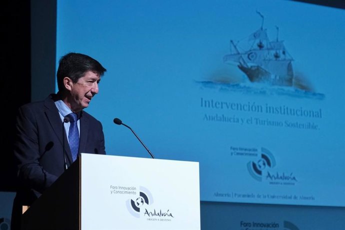 Juan Marín durante su intervención en el foro Innovación y Conocimiento 'Origen y destino' en Almería