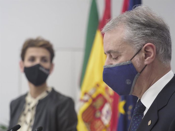 El lehendakari, Íñigo Urkullu, en una comparecencia este viernes con la presidenta del Gobierno de Navarra, María Chivite, en Pamplona.