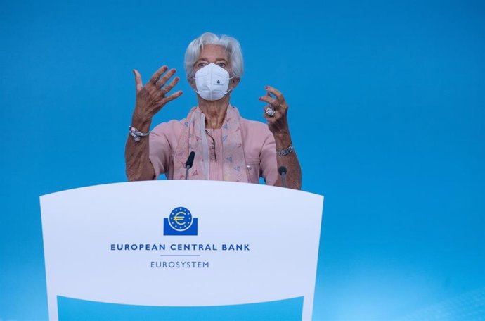 Archivo - 08 September 2021, Hessen, Frankfurt_Main: Christine Lagarde, President of the European Central Bank (ECB), speaks during the Bank's press conference. Photo: Boris Roessler/dpa