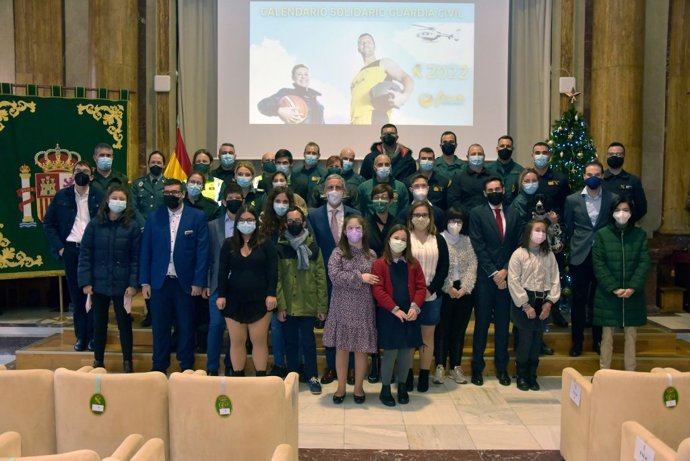 Presentación del calendario solidario de la Guardia Civil 2022