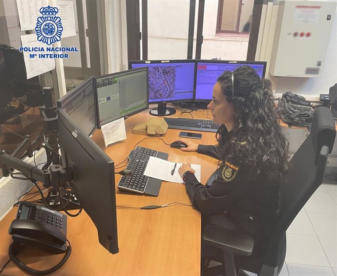 Imagen de una operadora de la Sala del 091