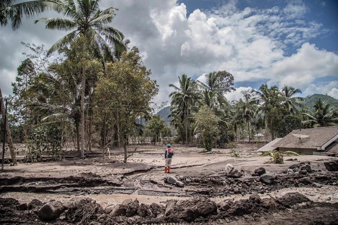Imagen de archivo de la zona afectada por la erupción del volcán Semeru en Indonesia.