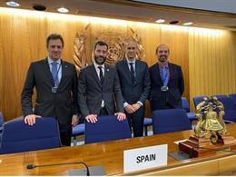 De izquierda a derecha: Julio Fuentes, subdirector general de Normativa Marítima y Cooperación Internacional; Benito Núñez, director general de la Marina Mercante; Víctor Jiménez, consejero de transportes en la embajada de España en Londres y Andrés Gal