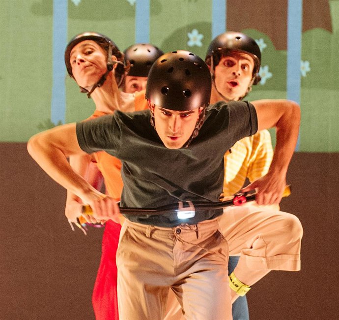 Archivo - La Compania Cocinando Danza En Plena Funcion De La Obra Transit.