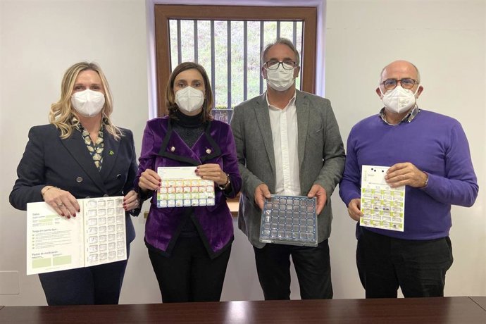 Los Consejeros De Presidencia, Paula Fernández, Y De Sanidad, Miguel Rodríguez, Y La Presidenta Del COF, Rita De La Plaza, Presentan El Nuevo Sistema De Dispensación De Medicamentos Para Municipios En Riesgo De Despoblamiento.