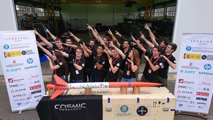 Se trata de 16 estudiantes de la asociación Cosmic Research, de la ESEIAAT de la Universitat Politcnica de Catalunya (UPC)