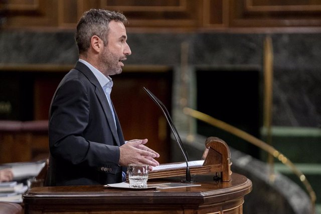 El diputado de Ciudadanos, Guillermo Díaz, interviene en una sesión plenaria, en el Congreso de los Diputados, a 2 de diciembre de 2021, en Madrid (España).