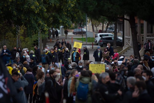 Manifestación del Sepc e Intersindical·Csc contra la sentencia del TSJC que fija un 25% de castellano en una escuela de Canet de Mar (Barcelona)