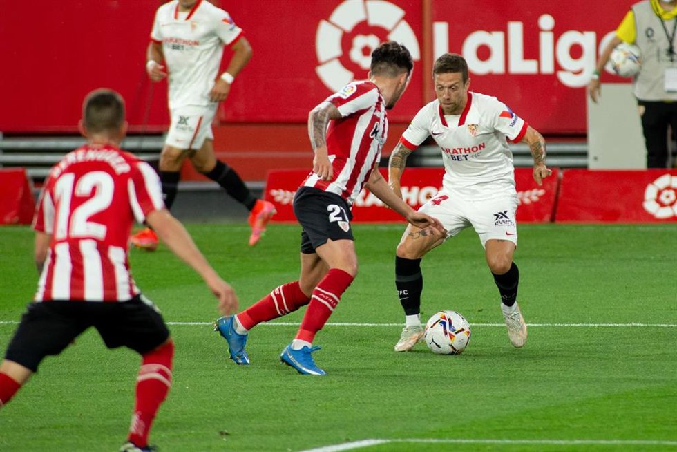 Archivo - El 'Papu' Gómez durante el Sevilla-Athletic de LaLiga Santander 2021-2022