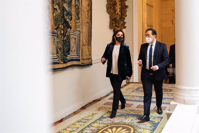 La presidenta del Gobierno de La Rioja, Concha Andreu, y el ministro de Asuntos Exteriores, Unión Europea y Cooperación, José Manuel Albares, han mantenido una reunión de trabajo