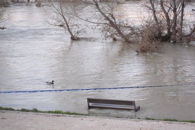 Archivo - Inundación rio Ebro