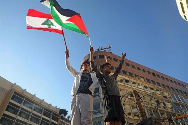 Manifestación en apoyo a la causa palestina en las calles de Beirut, Líbano.