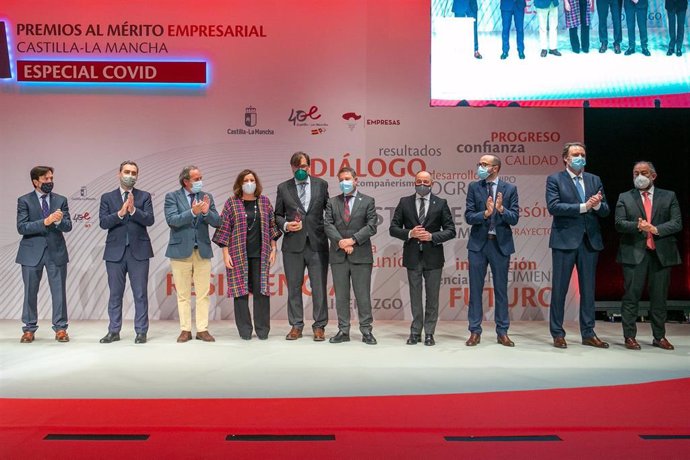 El presidente de C-LM, Emiliano García-Page, durante la entrega de los Premios al Mérito Empresarial