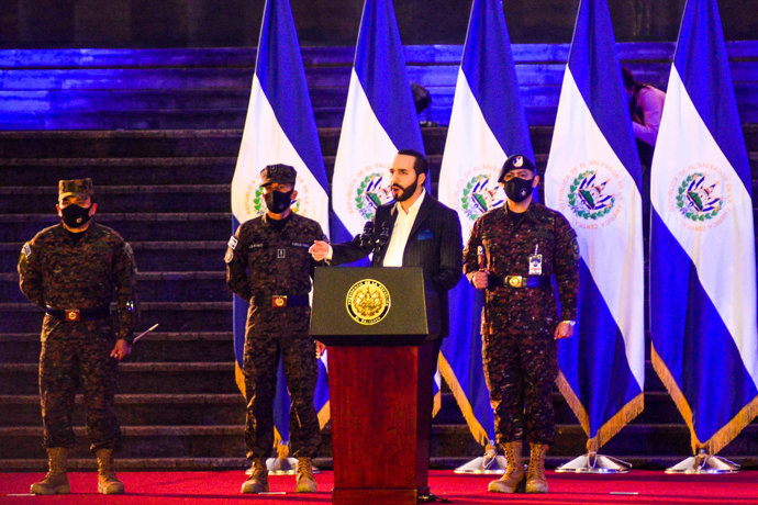  El Salvador: El presidente salvadoreño NAYIB BUKELE se dirige a las tropas durante un evento para incorporar soldados al Plan de Seguridad Pública de Control Territorial.