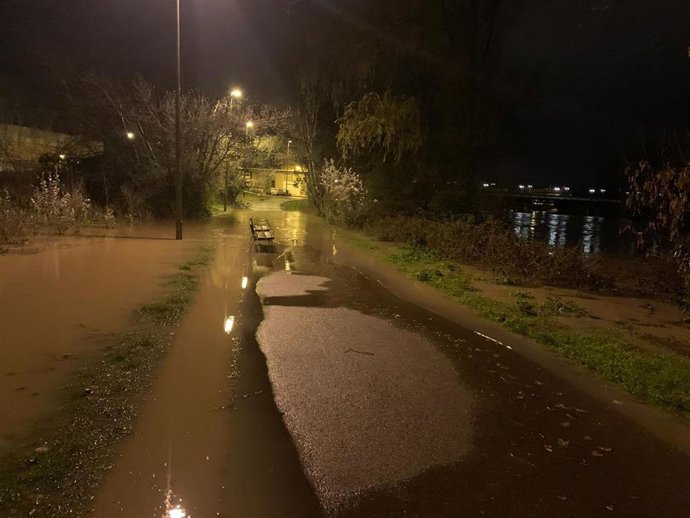 Crecida del Ebro en Logroño a 11 de diciembre de 2021