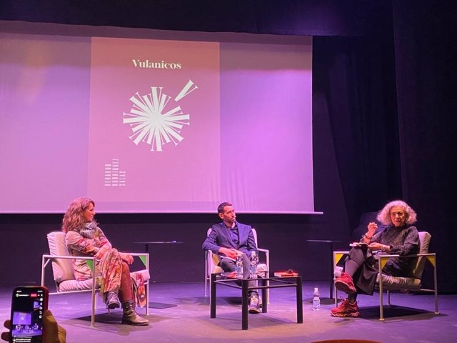 Diputación de Granada presenta la nueva colección de textos dramáticos 'Teatro bajo la arena'