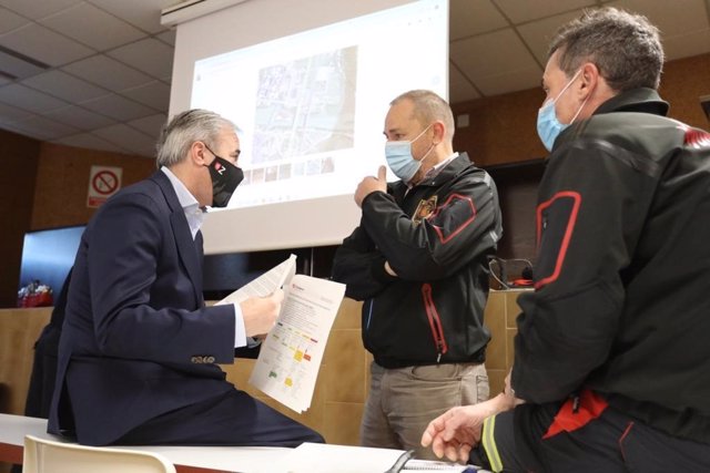 El Plan de Emergencia Municipal de Zaragoza pasa este sábado a la fase de alarma por la avenida extraordinaria de río Ebro.