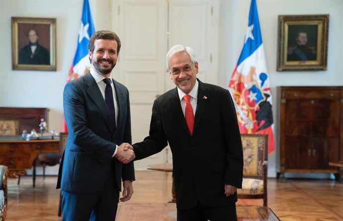 El president de Xile, Santiago Piñera, rep al president del PP, Pablo Casado, a la Casa de la Moneda, seu de la Presidncia del país sud-americ.