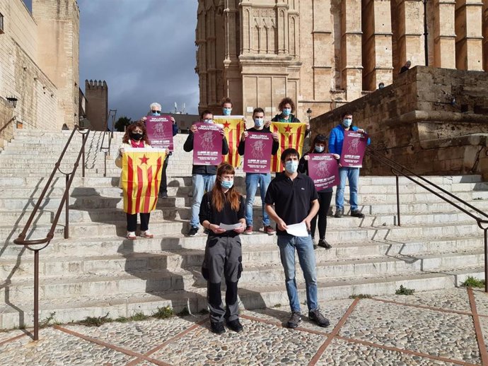 Una decena de miembros del BUP animan a la ciudadanía a participar en una manifestación el 30 de diciembre, con motivo de la Diada de Mallorca.