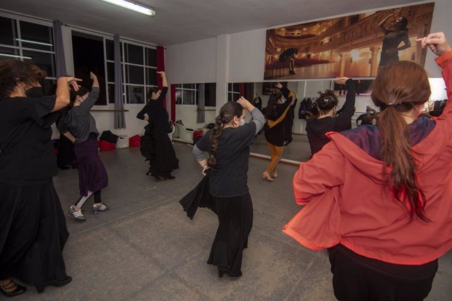 La bailaora Gema Moneo protagoniza el taller de 'Baile y la inmensidad del cante flamenco' del Ayuntamiento