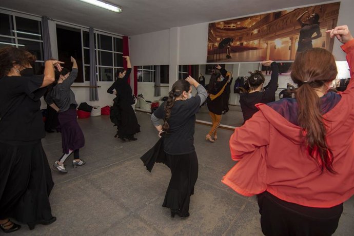 La bailaora Gema Moneo protagoniza el taller de 'Baile y la inmensidad del cante flamenco' del Ayuntamiento