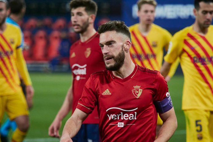 Archivo - Roberto Torres Morales of C.A. Osasuna  during the spanish league, LaLiga, football match played between CA Osasuna v  FC Barcelona at El Sadar Stadium on march 6, 2021 in Pamplona, Navarra, Spain.