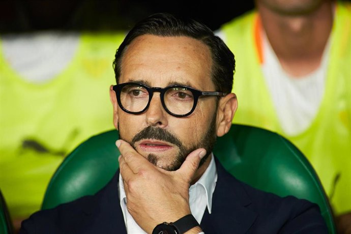 Archivo - José Bordalás, entrenador del Valencia