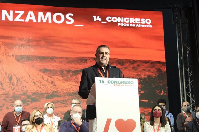 Juan Antonio Lorenzo interviene en el Congreso Provincial que le alza como secretario general del PSOE de Almería