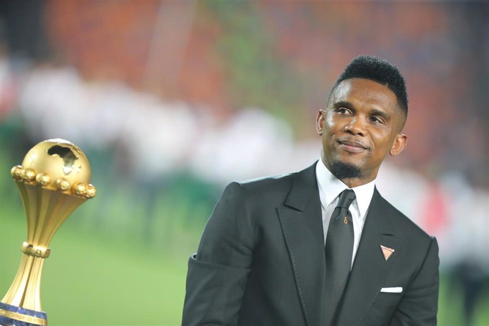 Archivo - Samuel Eto'o durante una ceremonia de entrega de premios en la Copa África