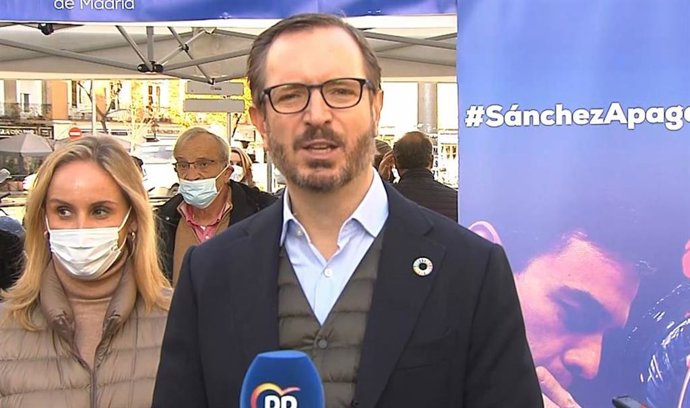 El Portavoz Del PP En El Senado, Javier Maroto, En Declaraciones A Los Medios Tras Visitar La Mesa Informativa Del PP De Madrid Sobre El Precio De La Luz