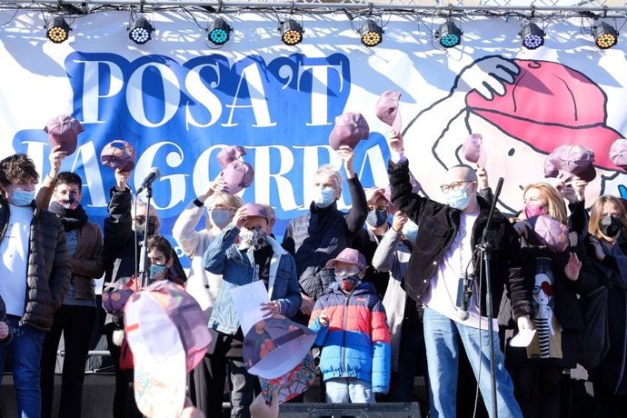 El conseller de Salut de la Generalitat, Josep Maria Argimon, i la consellera de Drets Socials, Violant Cervera, a la festa 'Posa't la gorra' de Barcelona