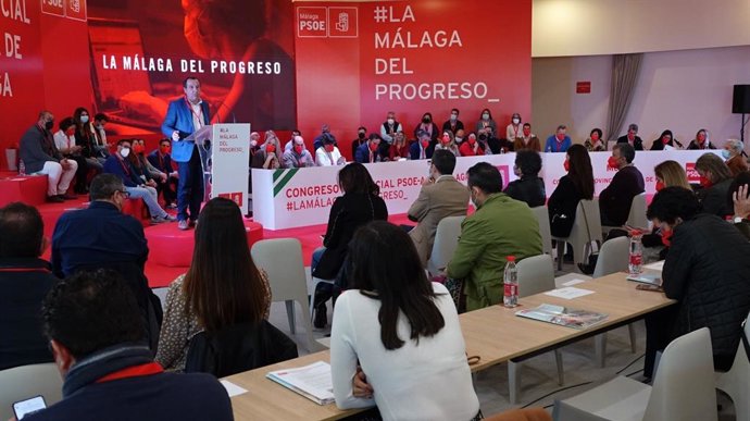 El secretario general del PSOE de Málaga, José Luis Ruiz Espejo,  durante su discurso de despedida en el Congreso Provincial de los socialistas malagueños