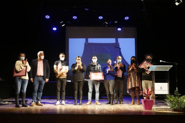 Foto de familia del acto de entrega de los VIII Premios de Artesanía de Mallorca