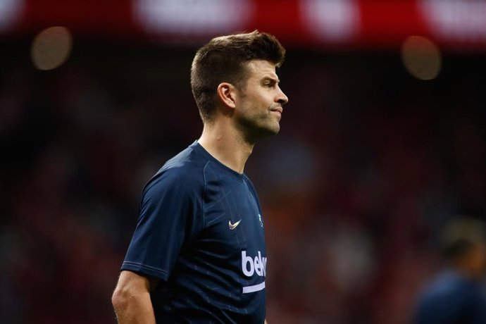 Archivo - Arxiu - Gerard Piqui of FC Barcelona looks on during the spanish league, La Lliga Santander, football match played between Atletico de Madrid and FC Barcelona at Wanda Metropolit stadium on October 02, 2021, in Madrid, Spain.