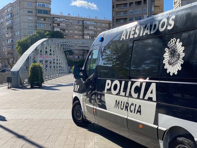 Furgoneta del equipo de Atestados de la Policía Local de Murcia