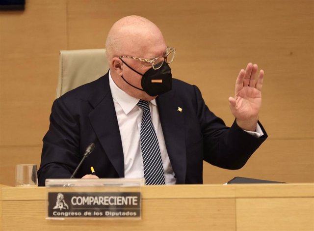 Archivo - El comisario jubilado José Manuel Villarejo comparece en la Comisión del Congreso de los Diputados que investiga la ‘Operación Kitchen’.