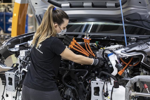 Archivo - Arxiu - Producció d'un vehicle a la planta de Seat a Martorell (Barcelona)