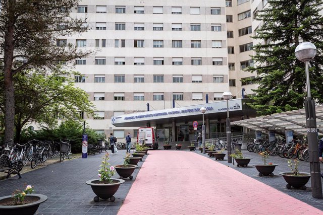 Archivo - Exterior del Hospital de Txagorritxu (Vitoria). En Vitoria, País Vasco (España), a 8 de junio de 2020.