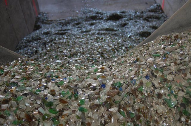 El complejo ambiental Costa del Sol recupera más de 4.000 toneladas de vidrio anuales en la línea de RSU