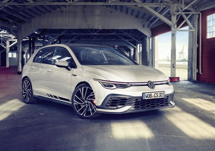 Archivo - Volkswagen lanza el nuevo Golf GTI Clubsport, con 300 caballos de potencia