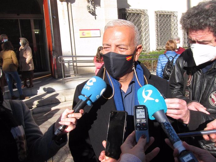 El subdelegado del Gobierno en Badajoz, Alejandro Mendoza, atiende a los medios en Badajoz