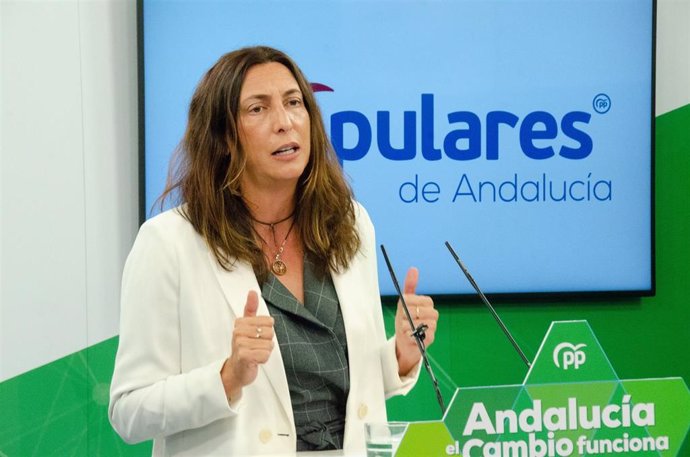 La secretaria general del PP-A, Loles López, este lunes en rueda de prensa.