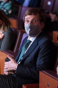 Almeida asegura que Ayuso "no necesita las cenas de Navidad para recibir el cariño de los afiliados"