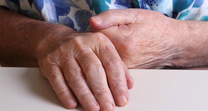 Archivo - Personas dependientes